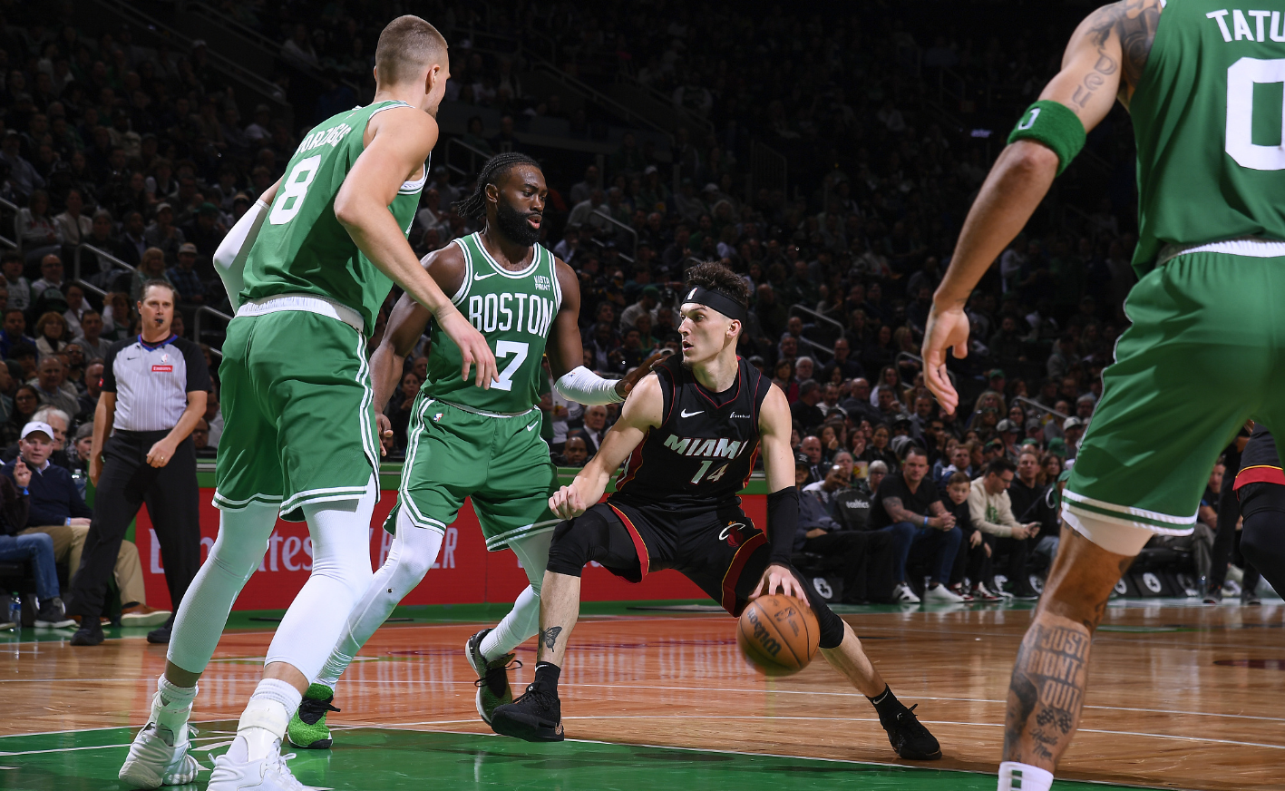 爱游戏APP今晨突围战来临，布鲁克林篮网围绕NBA季后赛遗憾出局，震撼外界，心理建设被强调的简单介绍